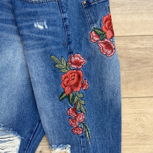 Missguided | Riot | Embroidered High Rise Distressed Mom Jeans - Picture 9 of 16